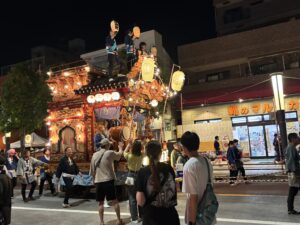 恒例の;